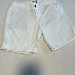 Old Navy white short chinos women’s size 0 inseam 6 inches
